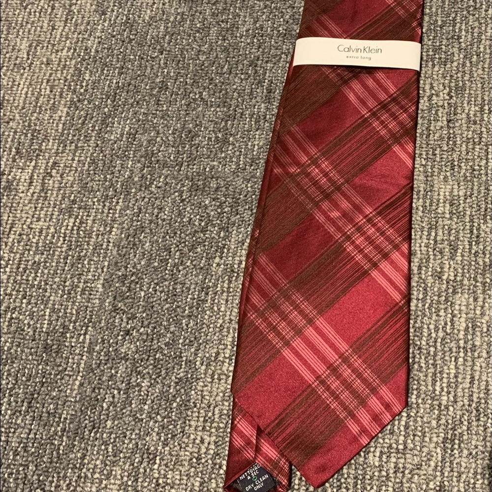 Men’s Burgundy/Red Patterned Calvin Klein Tie (XL - Extra Long)